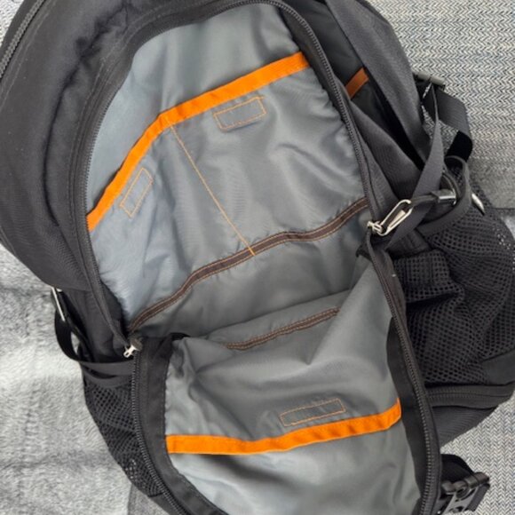 North Face Sweeper Backpack - MINT CONDITION - Picture 8 of 8